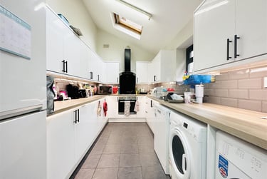 6 bed house, Ilkeston Road, Radford, Nottingham, NG73HF - Image 1